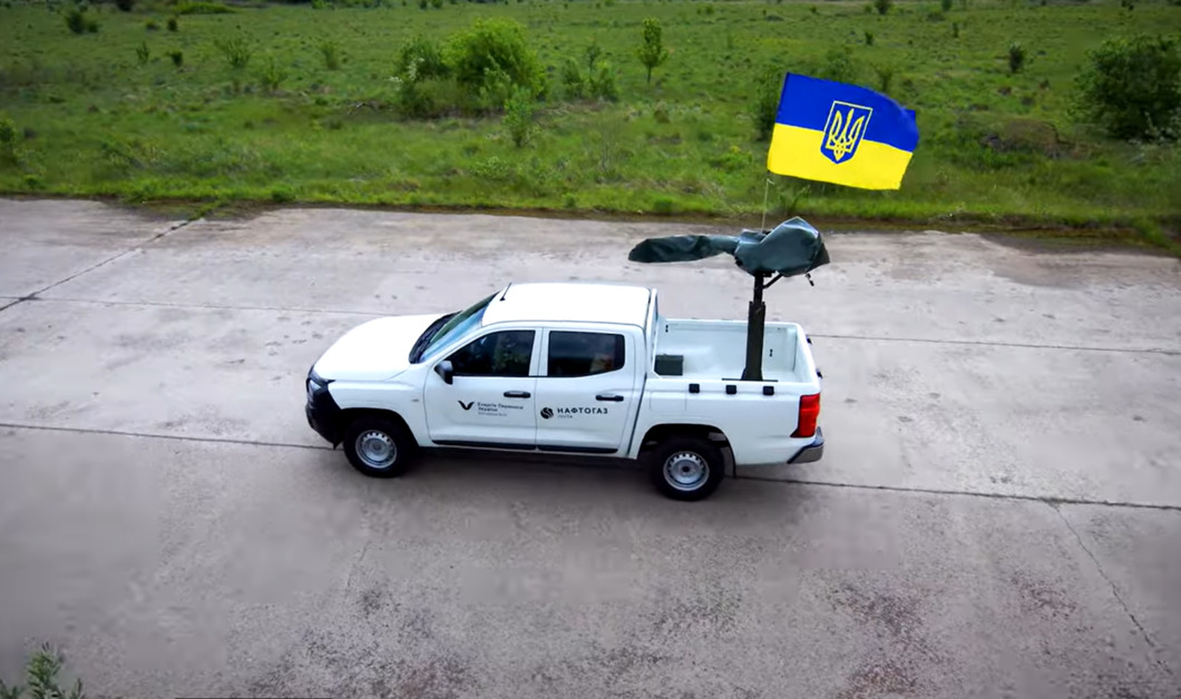 Десять нових пікапів для Повітряних сил України