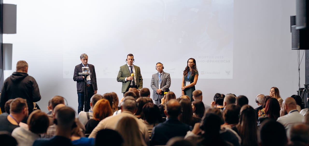 Репортажна фотозйомка офіційної конференції